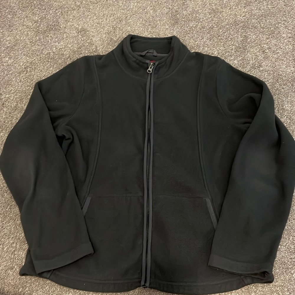Women’s charcoal grey fleece